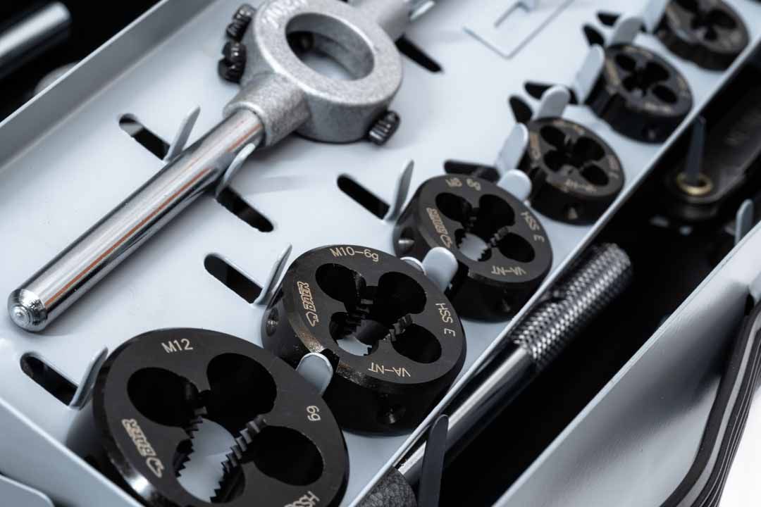 Zestaw HSSE do stali nierdzewnej: Gwintowniki ręczne | Narzynki | Narzędzia: M3-12