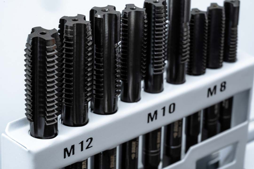 Zestaw HSSE do stali nierdzewnej: Gwintowniki ręczne | Narzynki | Narzędzia: M3-12