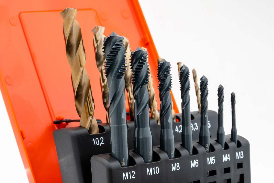 Zestaw HSSE do stali nierdzewnej: Gwintowniki maszynowe | Wiertła: M3-12
