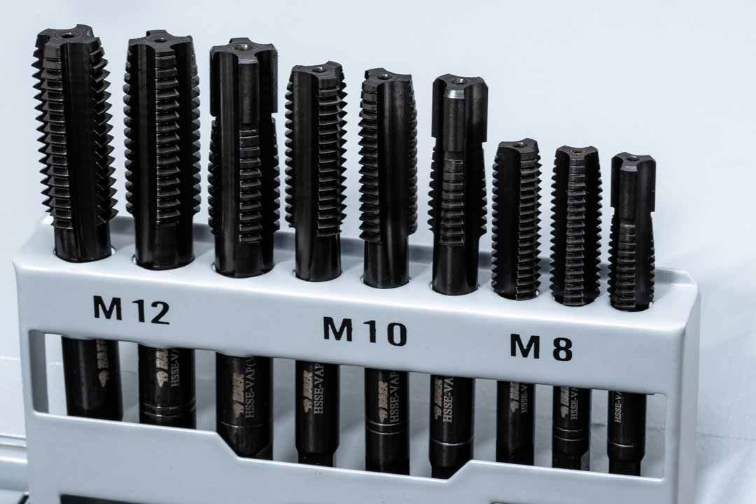 Zestaw HSSE do stali nierdzewnej: Gwintowniki ręczne | Narzynki | Narzędzia: M3-12